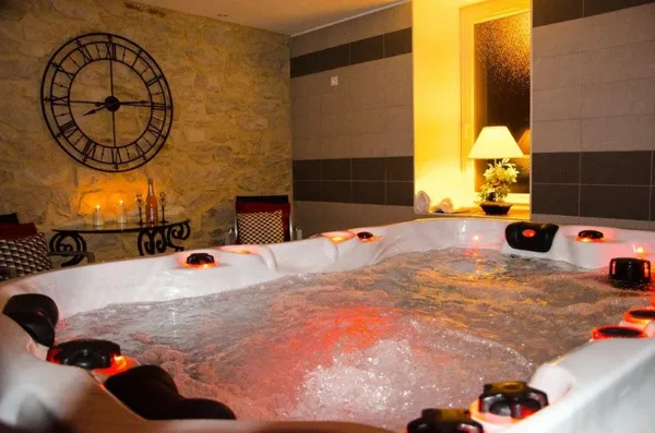 HOTEL AUX BERGES DE L'AVEYRON, 