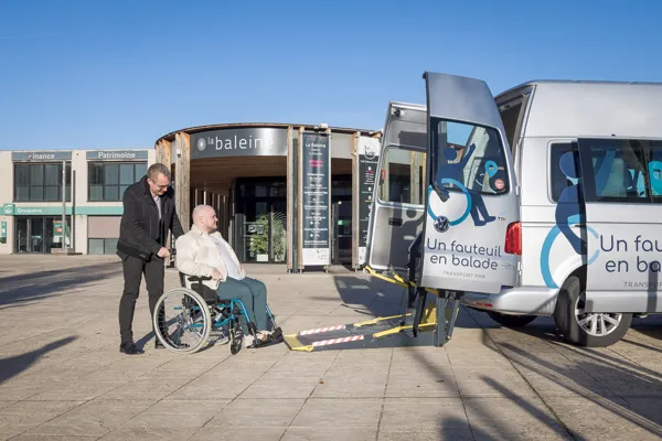 Se rendre à un concert ou un spectacle, Fabien Marcorelles