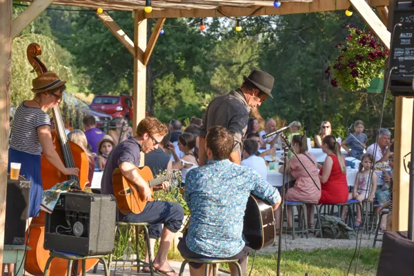 Marché Gourmand : Tout les jeudis soir en Juilet et Août, 