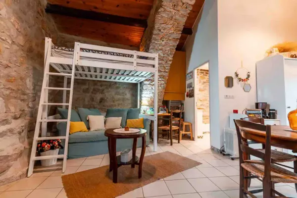 Petite maison pleine nature