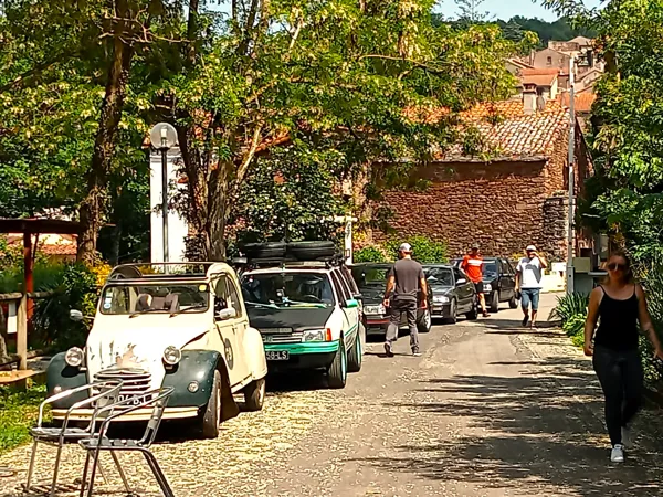 Rassemblement de voitures, motos, randonneurs ou autres... A Tous bienvenue !, 