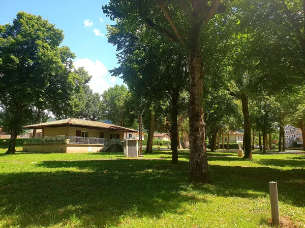 Aire de camping-car Park, ROQUEFORT TOURISME