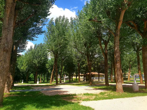 Aire de camping-car Park, ROQUEFORT TOURISME