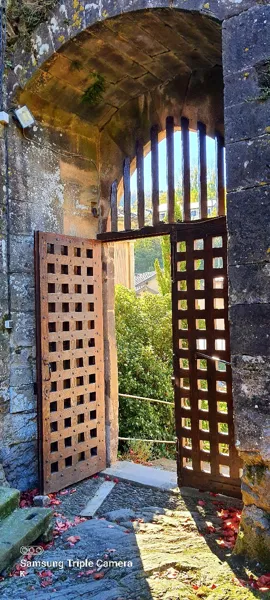 entrée Château de Coupiac, Christine Souyris