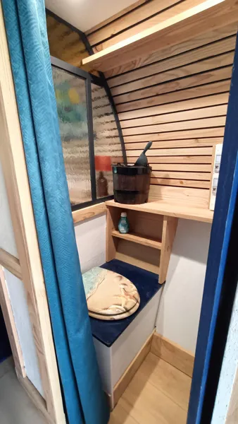Tiny House Chez Manou - toilettes sèches extérieures, Cost Hélène