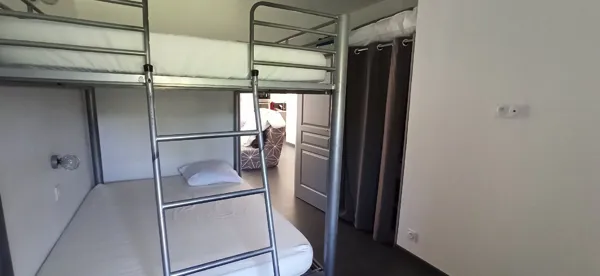 L'Olivier chambre 2 lavec 2 lits 140 superposés, Barasc Alain