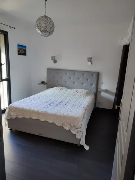 Chambre parentale,lit 160 , dressing,draps et serviettes fournis, 