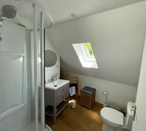 Salle de bain du gîte Le Chant de Grillon