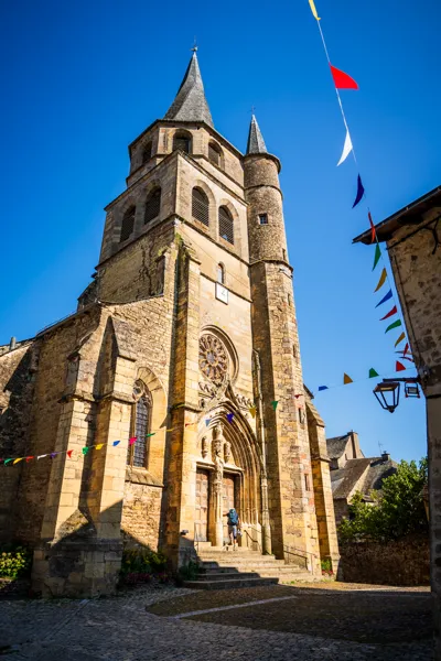 Eglise Saint-Côme et Saint-Damien et son clocher tors