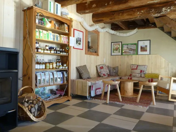 Les Granges d'Ucafol - Bee Aubrac (groupes), Les granges d'Ucafol