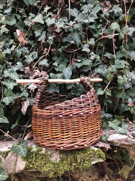 Stage de vannerie : tressage d'un panier asymétrique - L'Oiseau Vanneur - Jasse du Larzac