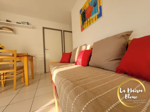 Le 59 de la Maison Bleue- Canapé qui peut s'ouvrir pour deux personnes., Office de Tourisme des Causses à l'Aubrac