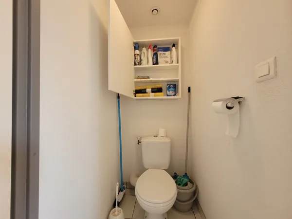 Le 59 de la Maison Bleue- WC, Office de Tourisme des Causses à l'Aubrac