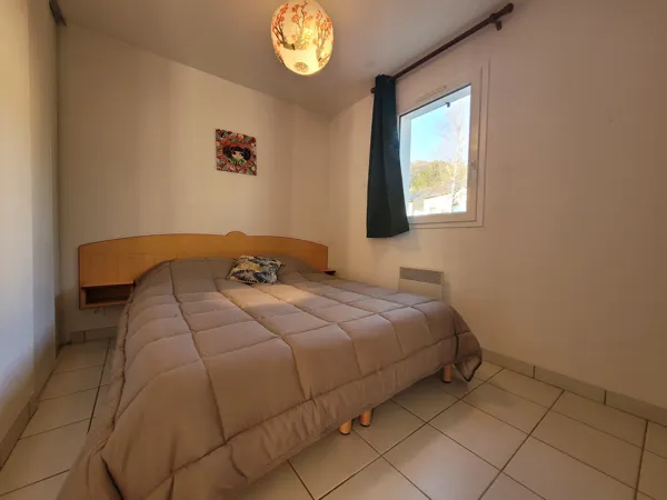 Le 59 de la Maison Bleue- Chambre avec deux lit jumeaux réunissables en un seul., Office de Tourisme des Causses à l'Aubrac