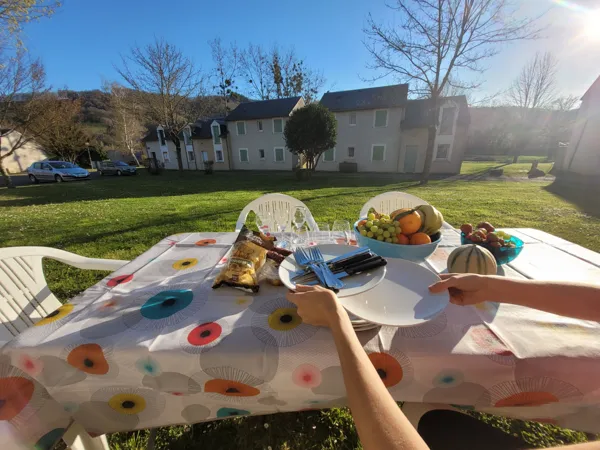 Le 59 de la Maison Bleue- Terrasse, Office de Tourisme des Causses à l'Aubrac