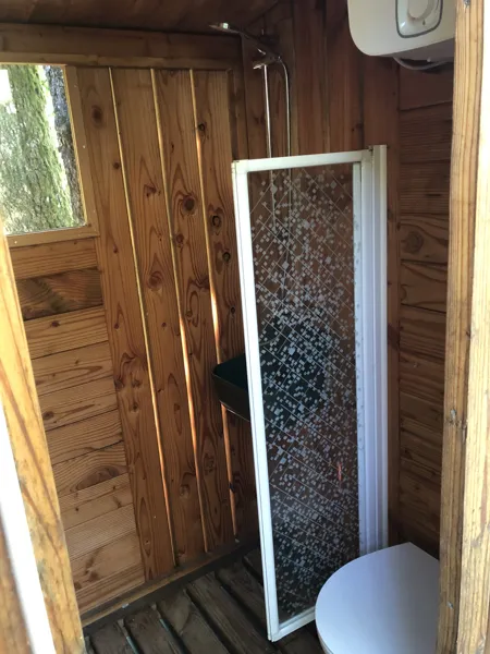 Cabane bord de rivière - Flavin