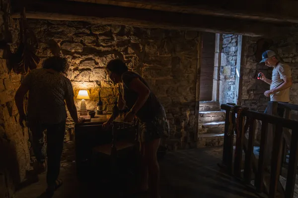 1 h pour résoudre les énigmes - Escape Game l'Affaire du Milicien, ©V. Govignon - OT Larzac Vallées