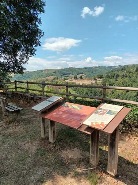 Circuit de découverte au Fel : un village, un vignoble