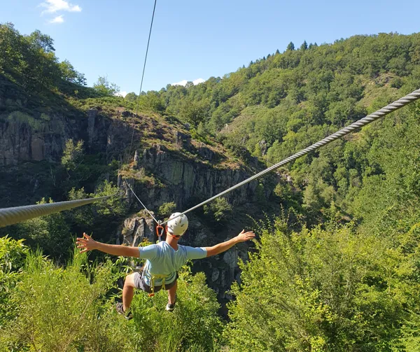 Tyrolienne : Animations Sportives en Viadène