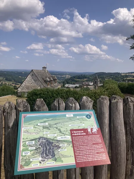 Mur-de-Barrez, au fil de l'histoire : un récit illustré du village de la préhistoire à aujourd'hui