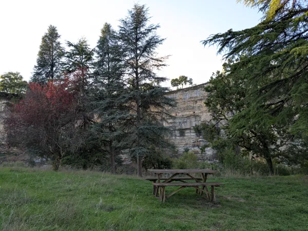 Aire de pique-nique de Sainte Fauste à Bozouls, OT Terres d'Aveyron