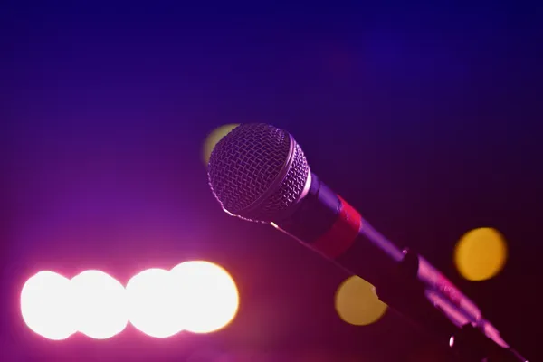« Ma langue maternelle va mourir et j’ai du mal à vous parler d’amour » - Conte et musique
