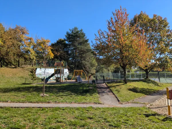Aire de pique-nique du plan d'eau du Nayrac, OT Terres d'Aveyron