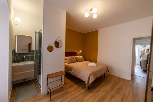 Chambre et salle d'eau