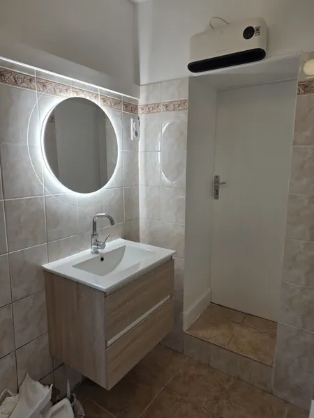 Salle d'eau indépendante