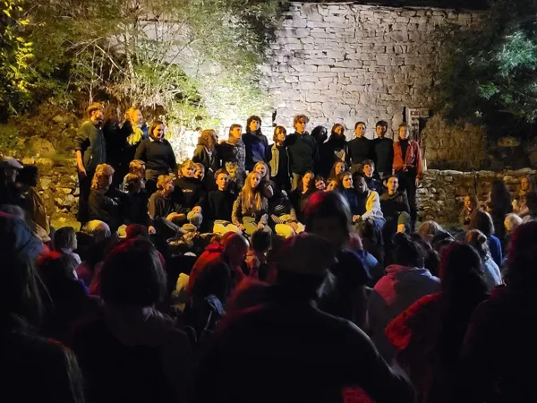 Double soirée : projection d'un film-carte postale + tablée de paroles