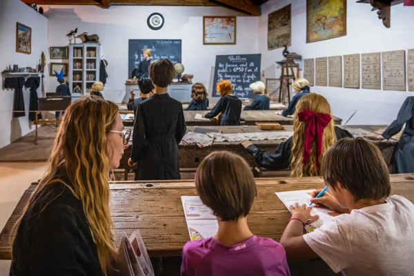 L'école - Jeu de piste du musée des traditions du Sud-Aveyron, ©V. Govignon - OT Larzac Vallées