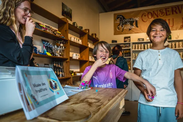 La récompense finale - Jeu de piste du musée des traditions du Sud-Aveyron, ©V. Govignon - OT Larzac Vallées