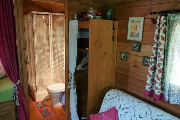La salle de bain, La Roulotte de Cabrières