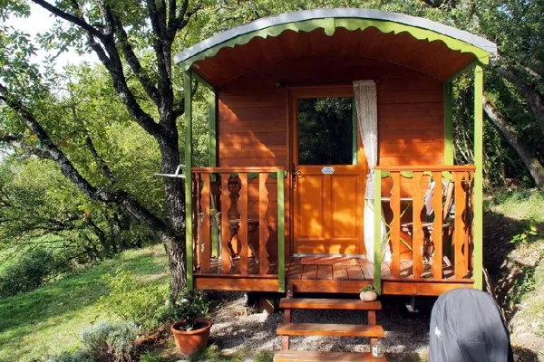 La petite terrasse couverte, La Roulotte de Cabrières
