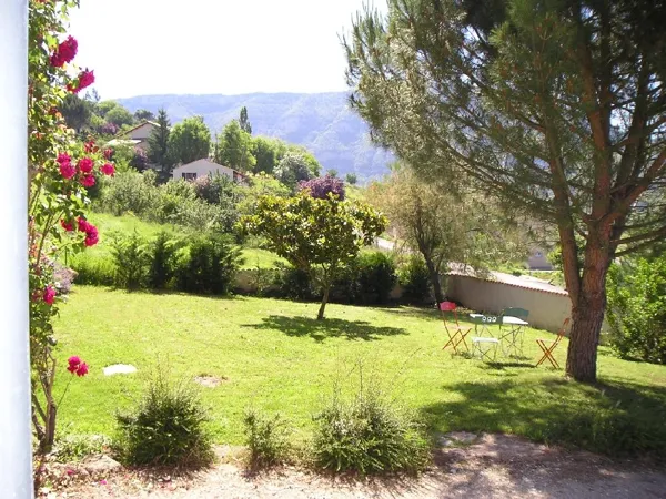 Vue de l'extérieur Exposition Sud Chez Marie, Chez Marie -Location de vacances  Compeyre, Millau, gorges du Tarn AYGG67