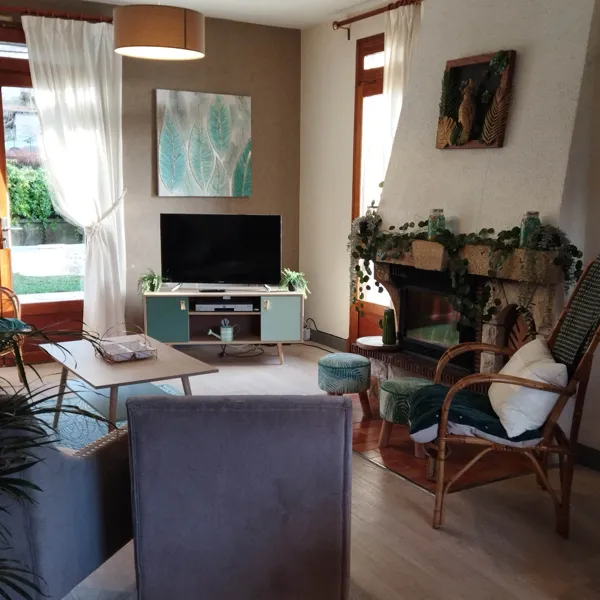 Salon avec cheminée