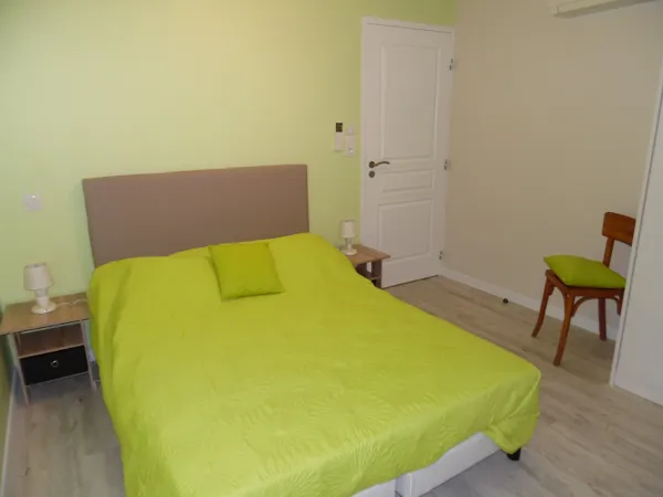 Chambre avec lit en 140 et possibilité lit bébé