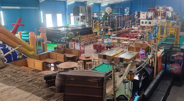 Lou Pitchoo Land, Lou Pitchoo Land