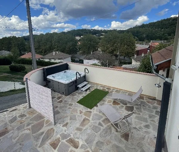 Le spa vue du gîte