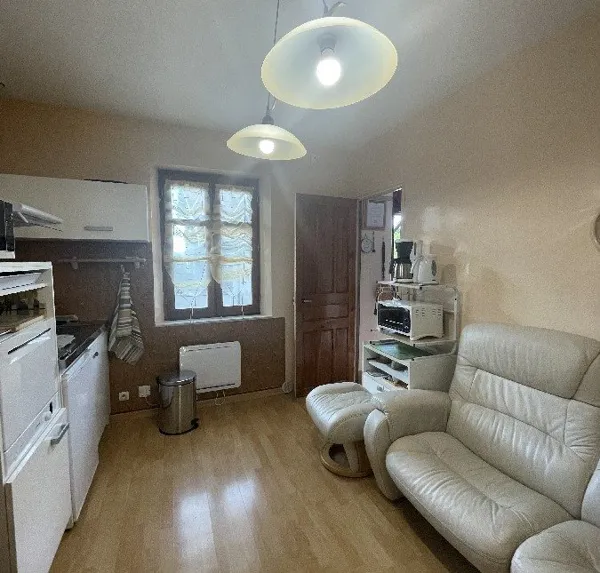 Le séjour face à la fenêtre