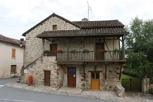 Facade, OFFICE DE TOURISME DU PLATEAU DE MONTBAZENS