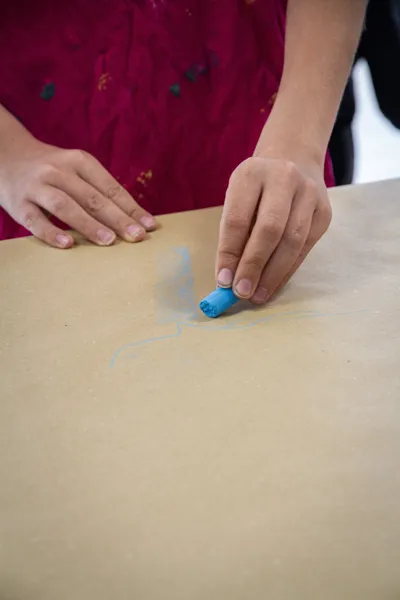 Atelier initiation gestuelle auprès d'enfants, Isabelle Bos