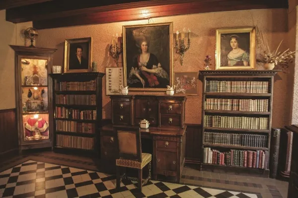 Bibliothèque CHATEAU DU BOSC TOULOUSE-LAUTREC