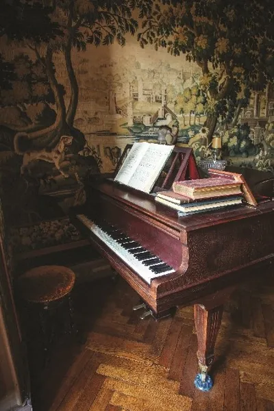 Piano détail grand salon CHATEAU DU BOSC TOULOUSE-LAUTREC