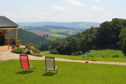 Le Jardin de Chalets - Paysage face aux chalets, OFFICE DE TOURISME DE PARELOUP LEVEZOU