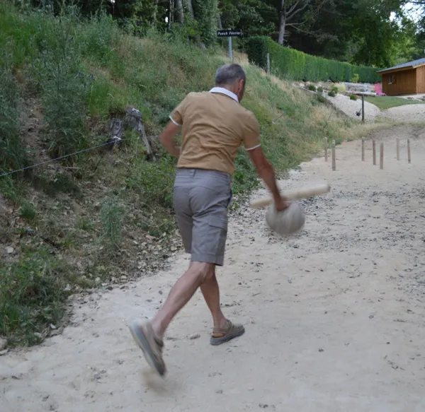 Jardin de chalets - terrain de quilles, 
