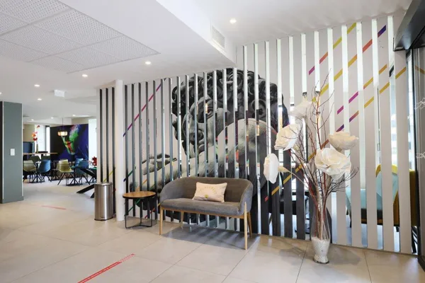 Hall, Hotel de la Capelle