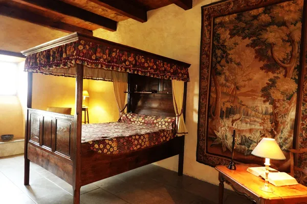 Chambre du chapelain, Château de Mélac