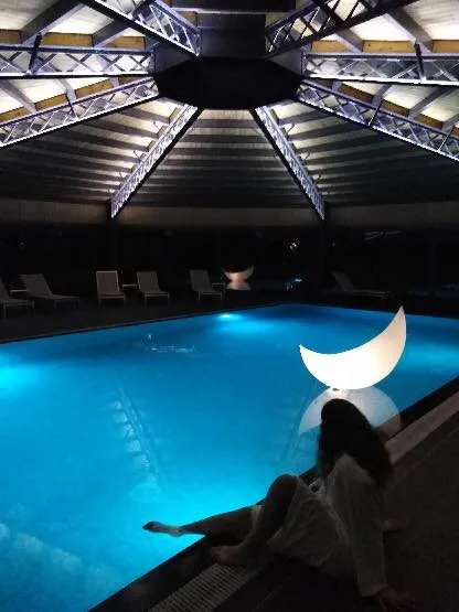 Piscine couverte chauffée LE 1837, Le 1837