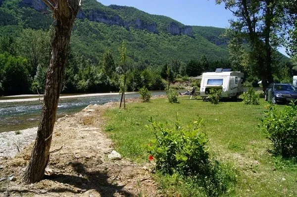 Emplacement Bord de rivière, CAMPING LES BORDS DU TARN